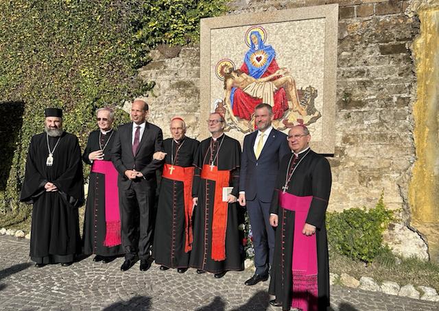 Rm, mozaika, odhalenie