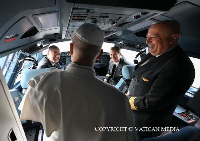 Vatik�n, Lev XIV., lietadlo